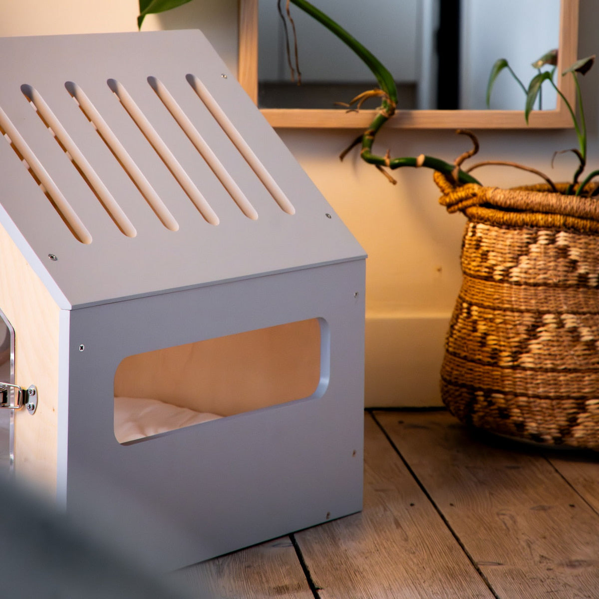 Luxury Dog House 'Classic Stone'