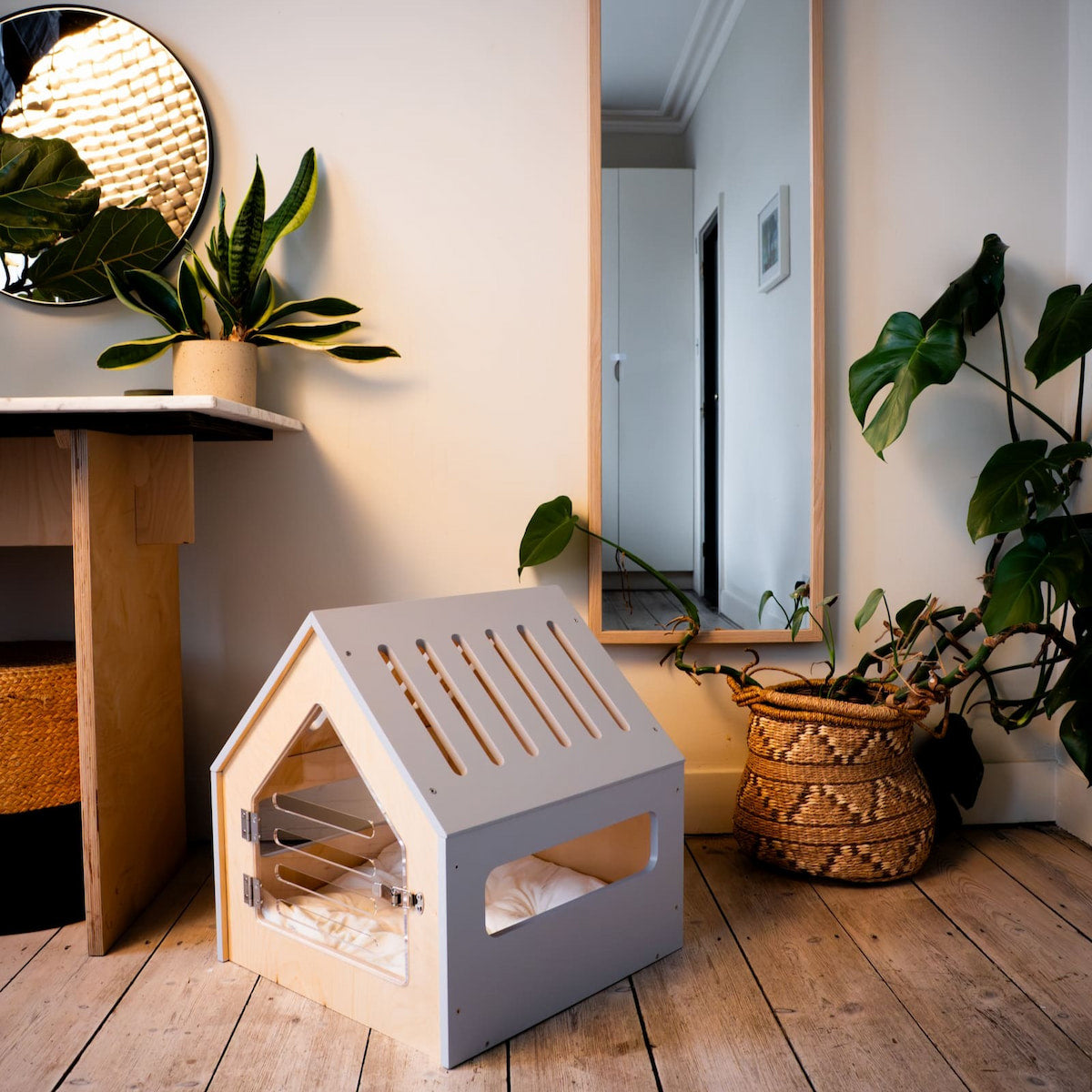 Luxury Dog House 'Classic Stone'
